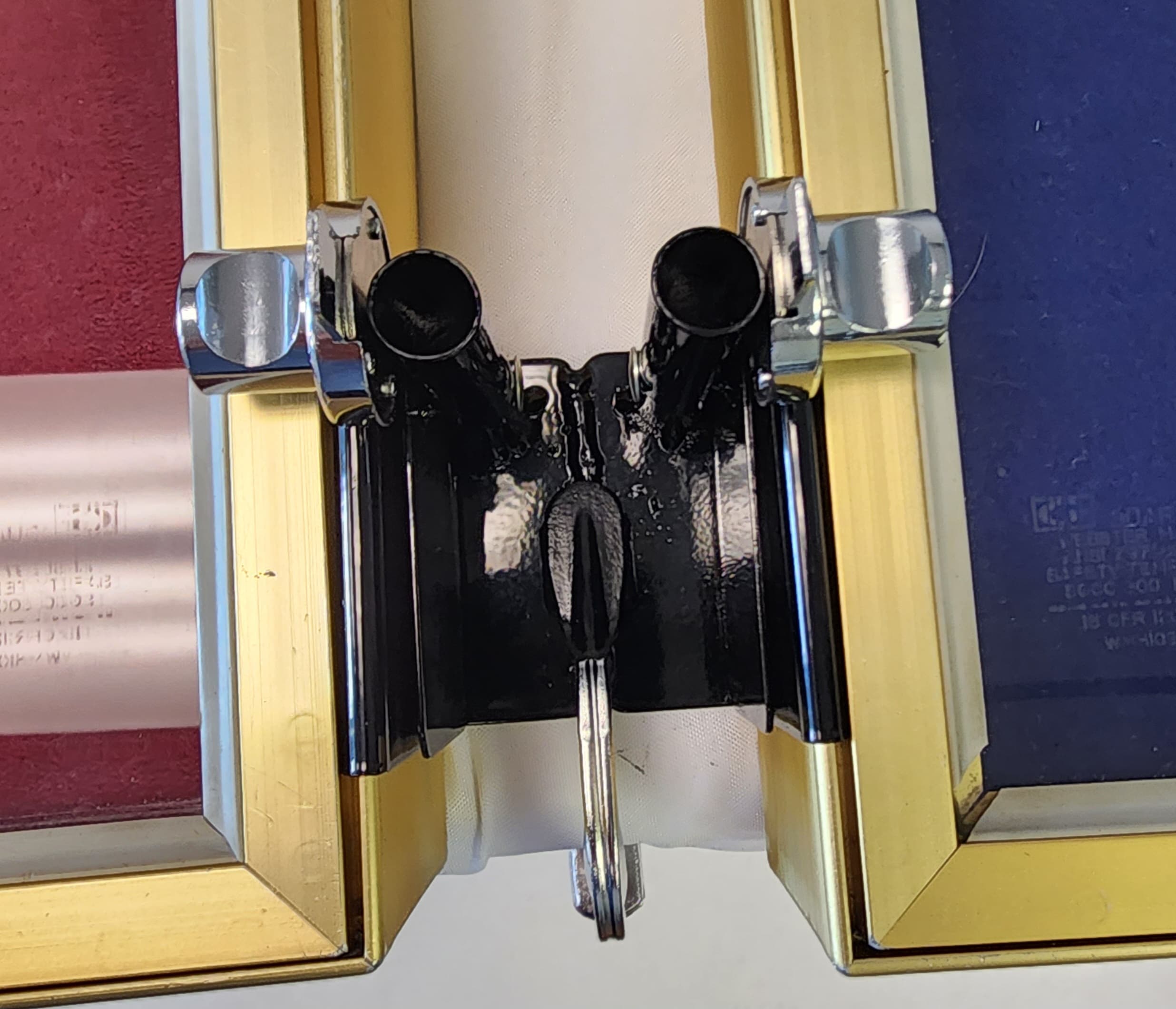 Showcase Lockdown Clamp - Double Barrel - Image 2